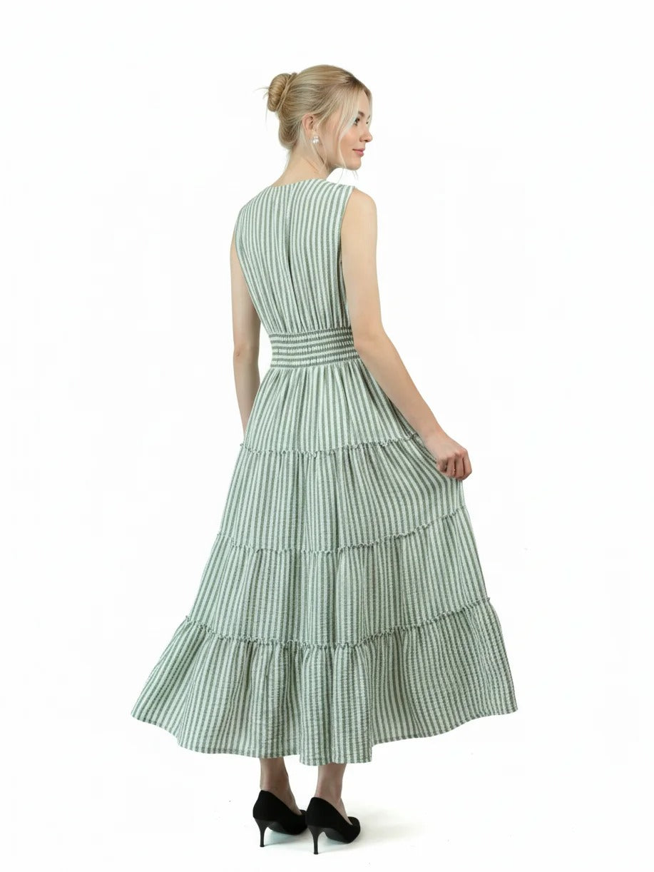 Robe longue verte à rayures avec jupe à étages