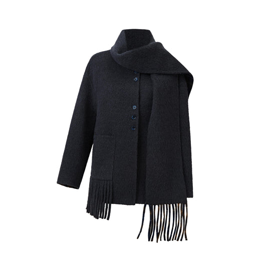 Manteau noir avec col drapé et franges asymétriques