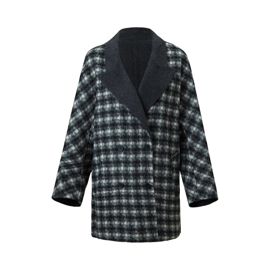 Manteau à carreaux noir et gris avec col large croisé