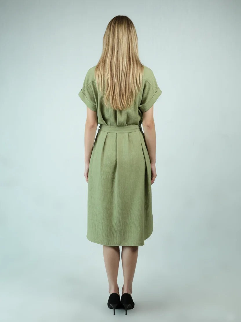 Robe chemise verte midi avec ceinture à nouer