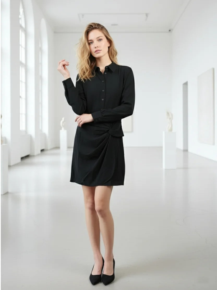 Robe chemise noire avec détail drapé et nœud à la taille