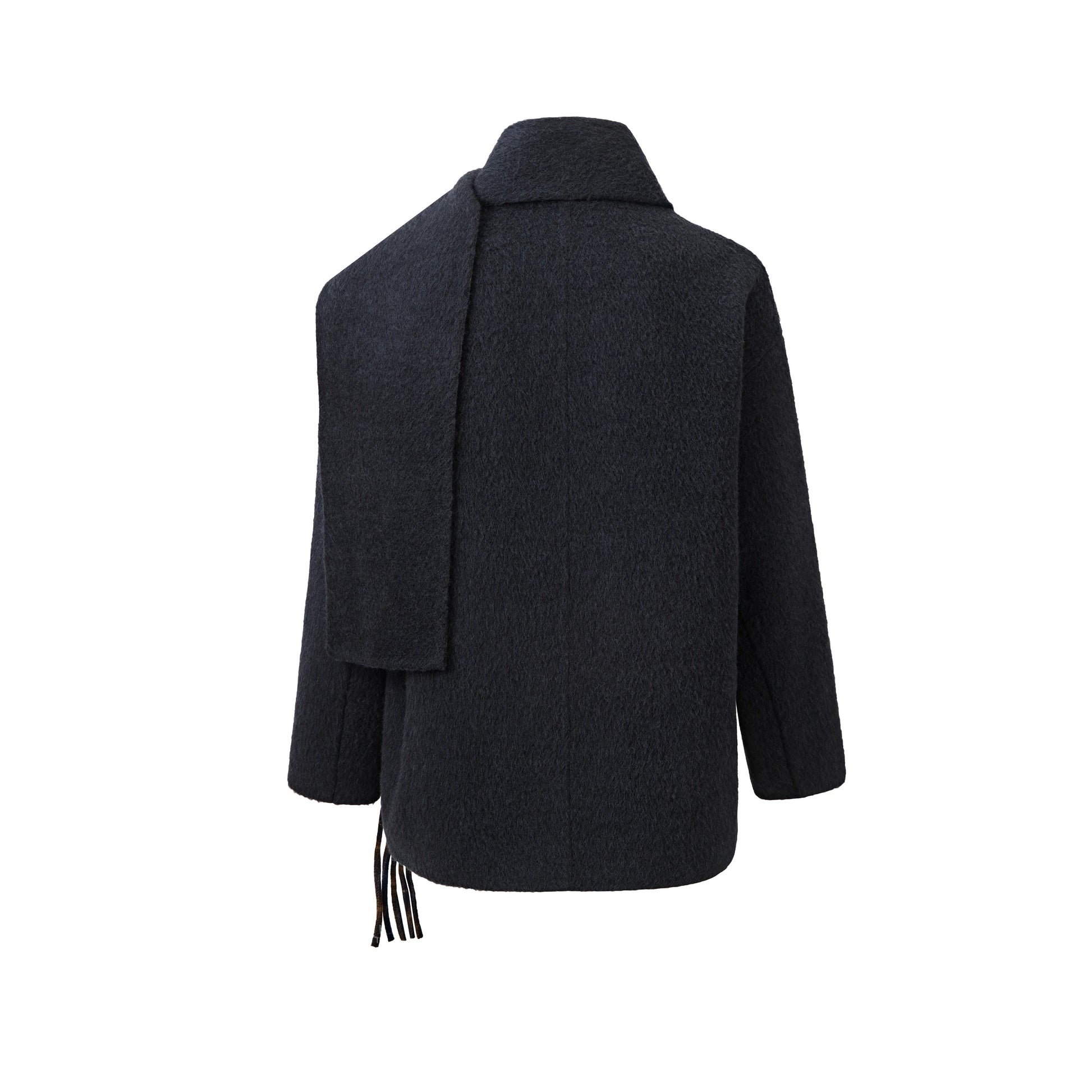 Manteau noir avec col drapé et franges asymétriques