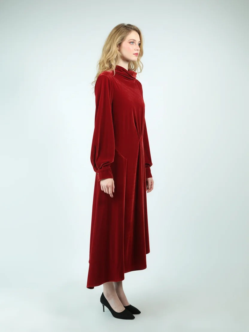 Robe midi rouge à manches longues avec drapé à la taille