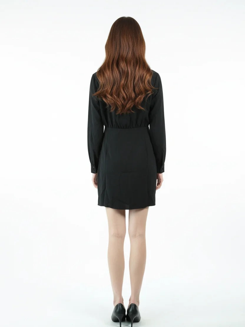 Robe chemise noire avec détail drapé et nœud à la taille
