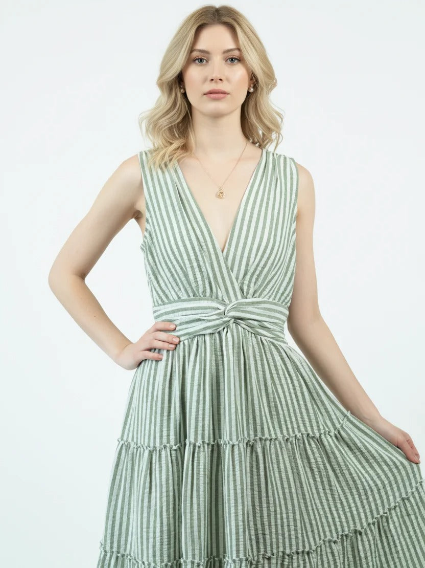 Robe longue verte à rayures avec jupe à étages